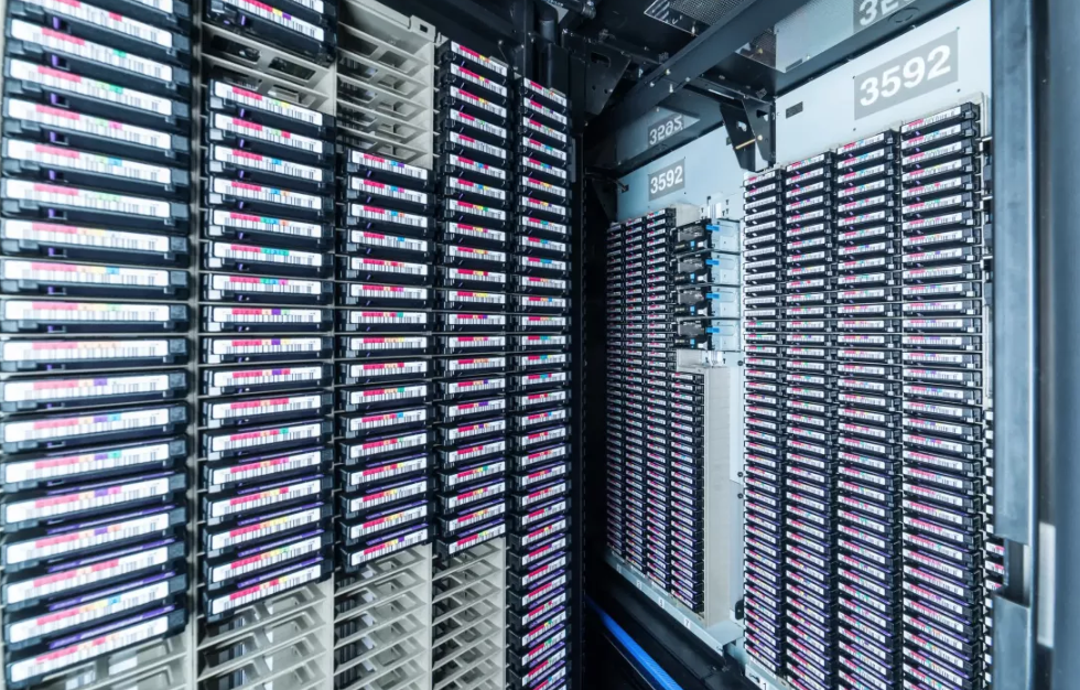 Huawei Phát Triển Thành Công Đĩa Điện Tử Tiêu Thụ Điện Năng Thấp Hơn 90% So Với Ổ Cứng HDD