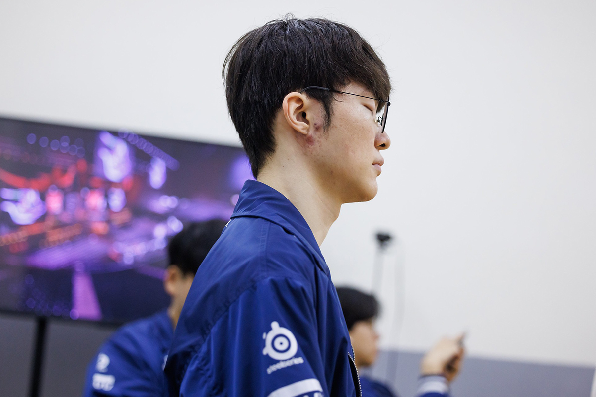 LMHT: Fan cầu xin T1 đừng khiến họ phải đau tim trong mỗi trận đấu của đội tuyển này