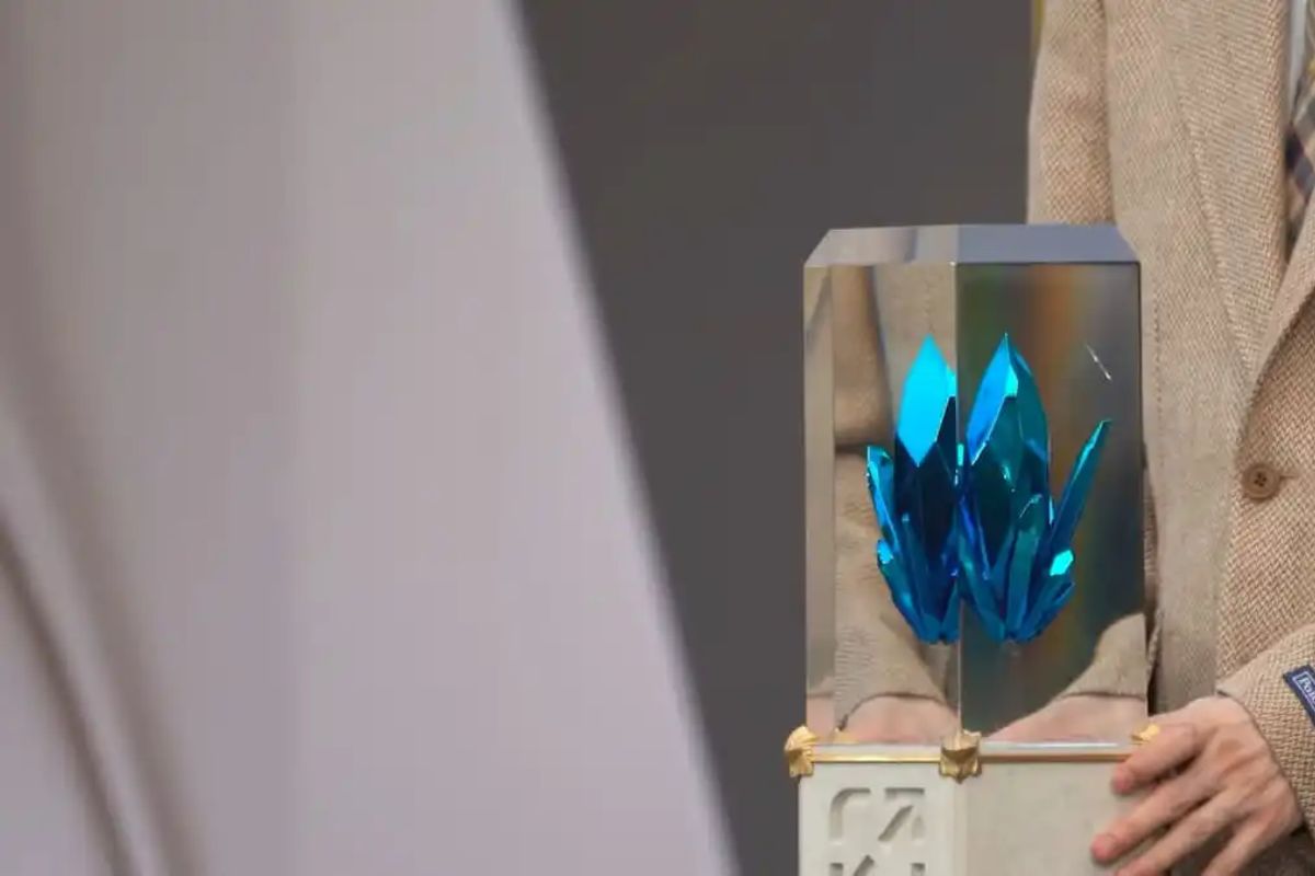 Cộng Đồng LMHT Tức Giận Khi Cúp Đại Sảnh Huyền Thoại Bị Tổn Hại Trước Khi Đến Tay Faker