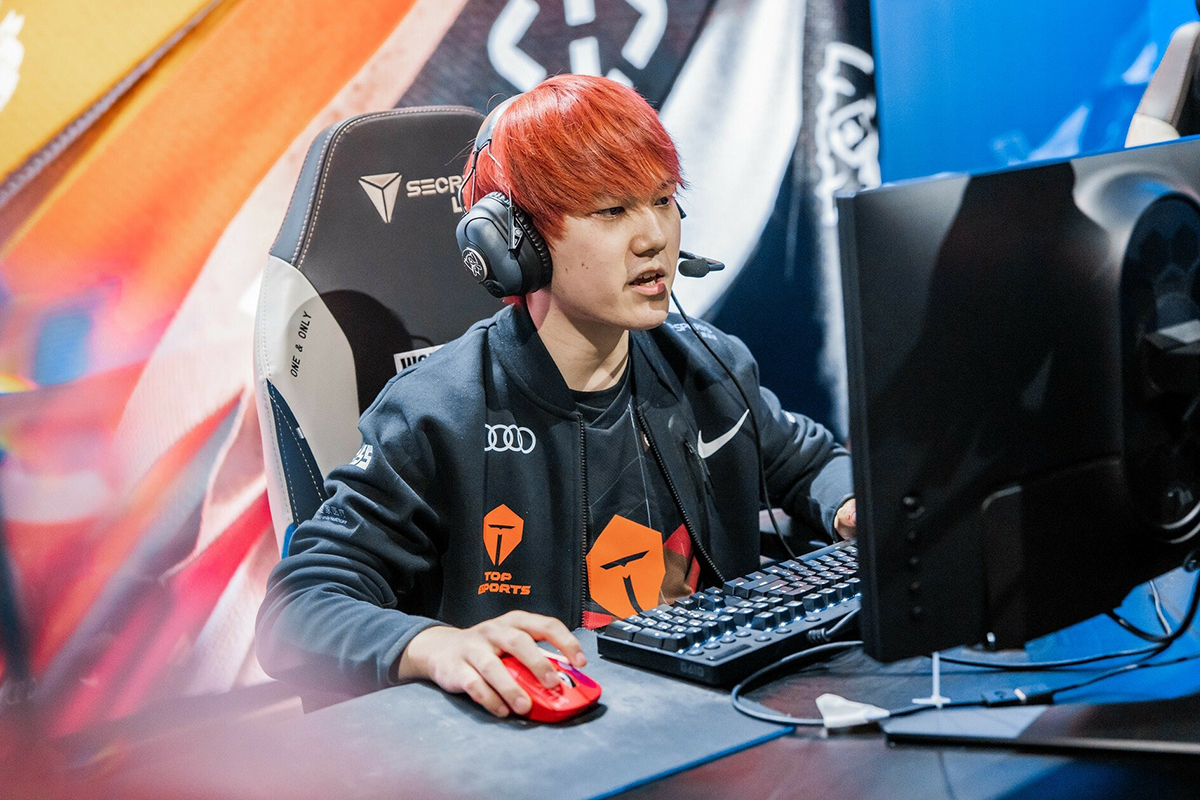 LMHT: JackeyLove bị lộ số điện thoại trên một trang web hẹn hò