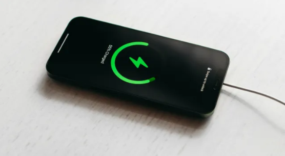 iOS 18 Vừa Được Thêm Hai Chức Năng Sạc Mới