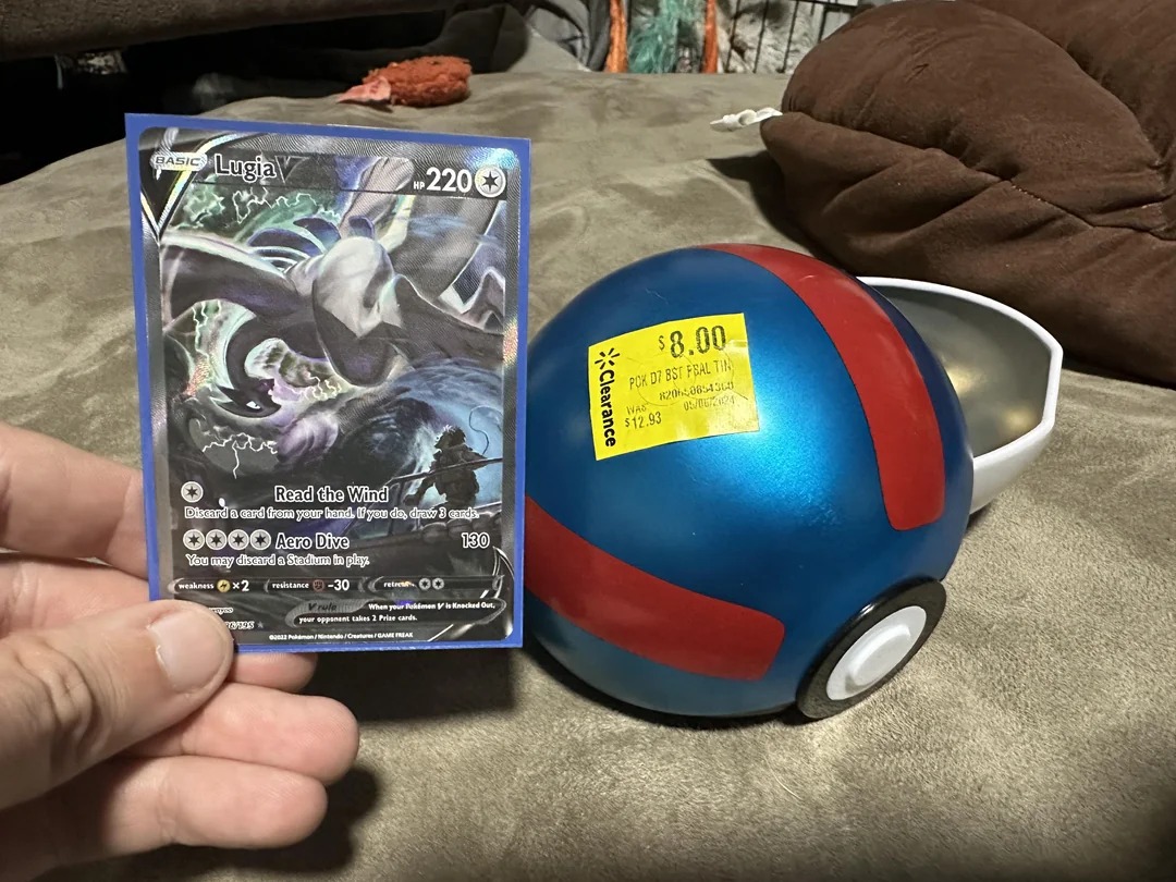 Mua thẻ bài Pokemon thanh lý, game thủ phát hiện bản thân sở hữu món hời