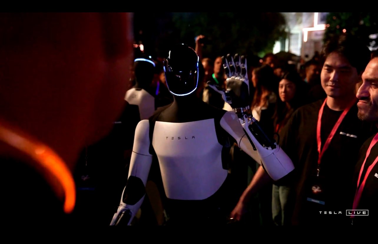 Robot Optimus của Tesla được cho là điều khiển từ xa 