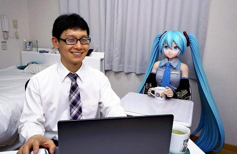 Akihiko Kondo Kỷ Niệm 6 Năm Ngày Cưới Với Miku Hatsune, Được Khen Ngợi ...