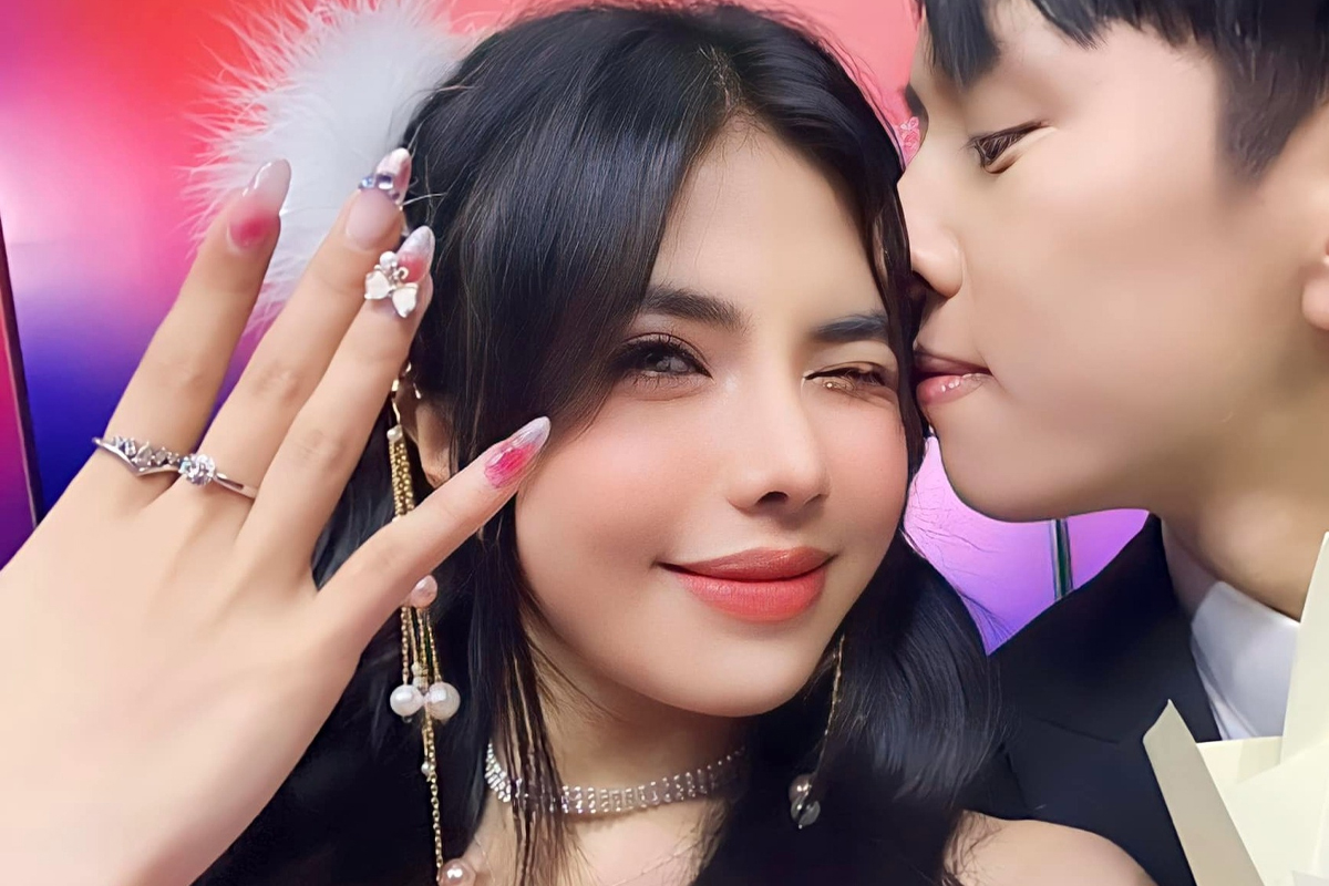 LMHT: Mai Dora bất ngờ đăng thông báo khiến cộng đồng, đặc biệt là fan T1 hoang mang