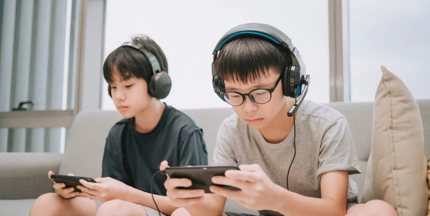 Nguời chưa đủ tuổi vị thành niên không được chơi một game quá 60 phút 