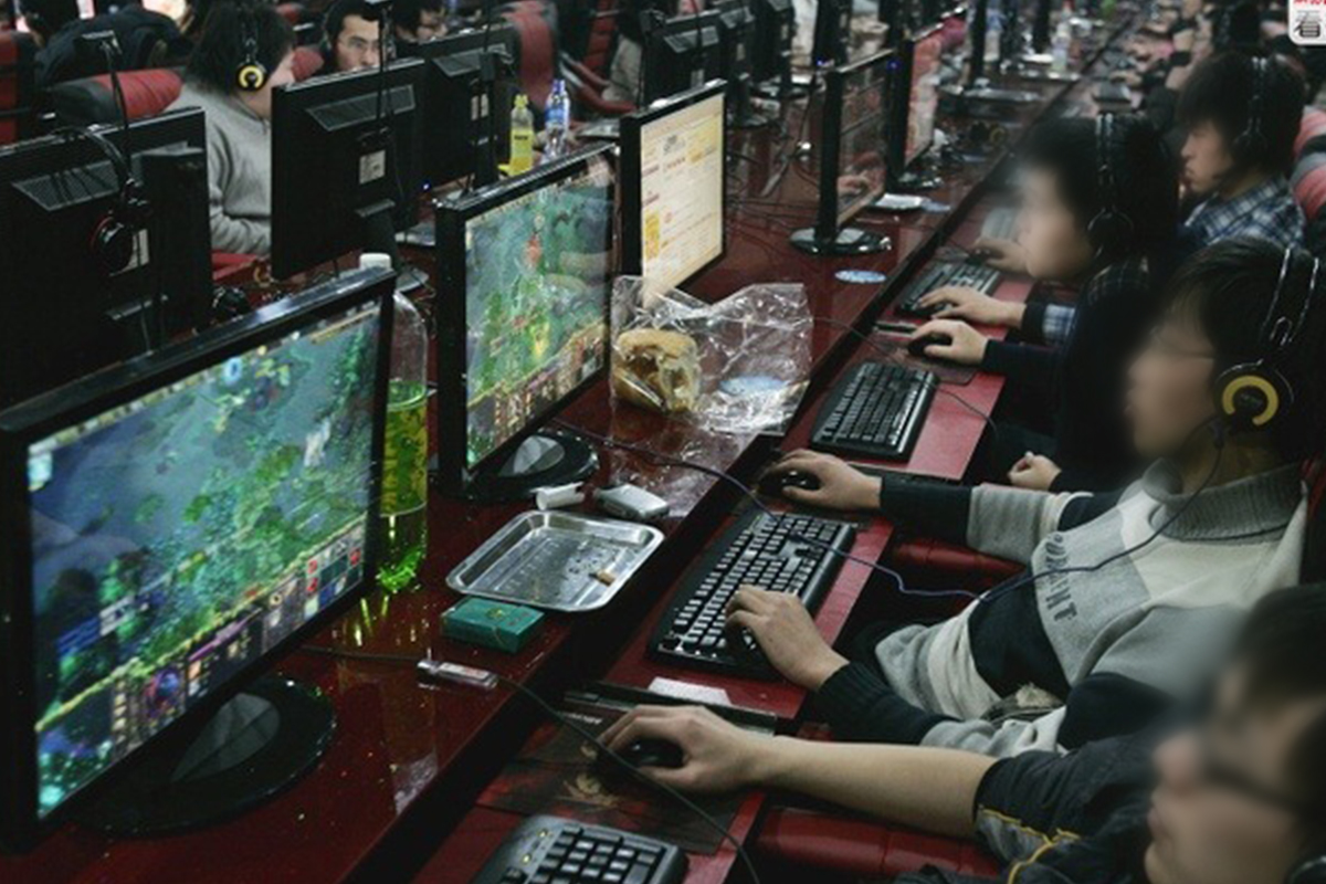 Nam game thủ suýt bị liệt vì thói quen ngồi net hơn 10 giờ mỗi ngày