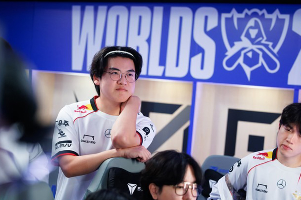 LMHT: Giữa tâm bão drama nhưng T1 vẫn có pha tổ chức fanmeeting đi vào lòng đất