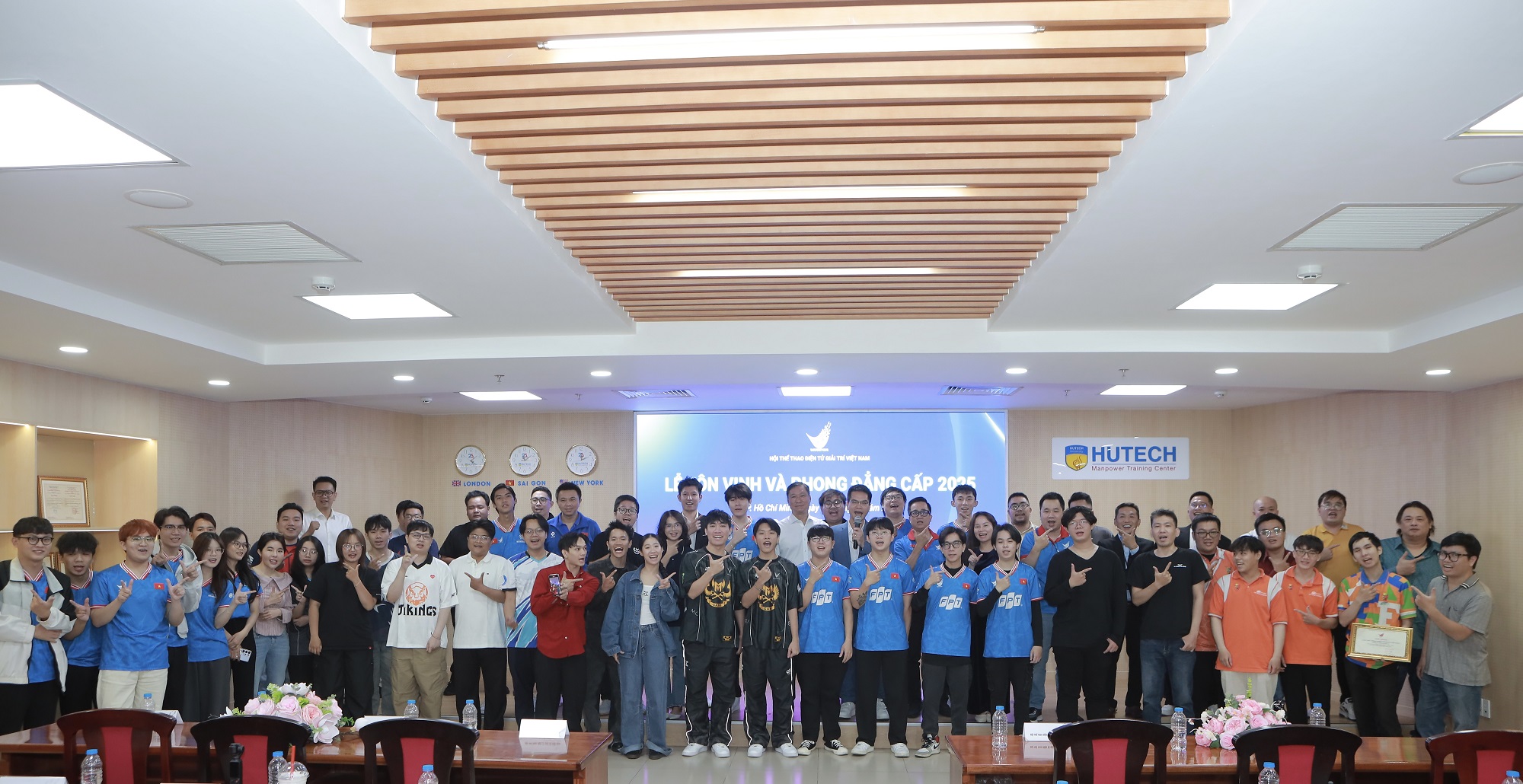 Viresa Tổ Chức Lễ Vinh Danh Và Phong Đẳng Cấp Cho Vận Động Viên Thể Thao Điện Tử Năm 2025 Đợt II