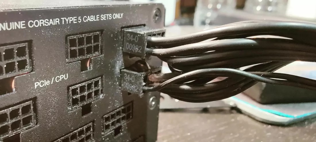 Cáp nguồn card đồ họa Nvidia RTX 5090 bị nóng chảy cả hai đầu