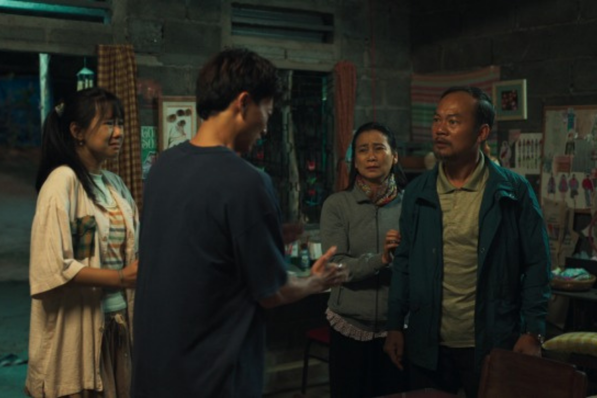 “Lật Mặt 8” Chạm Đến Cảm Xúc Bằng Câu Chuyện Gia Đình Gần Gũi