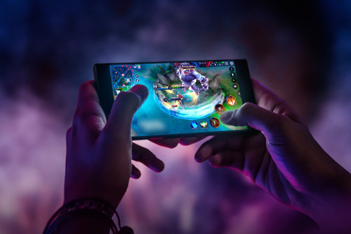 Nữ game thủ 13 tuổi suýt bị lừa đảo 1 tỷ đồng khi đang chơi game online