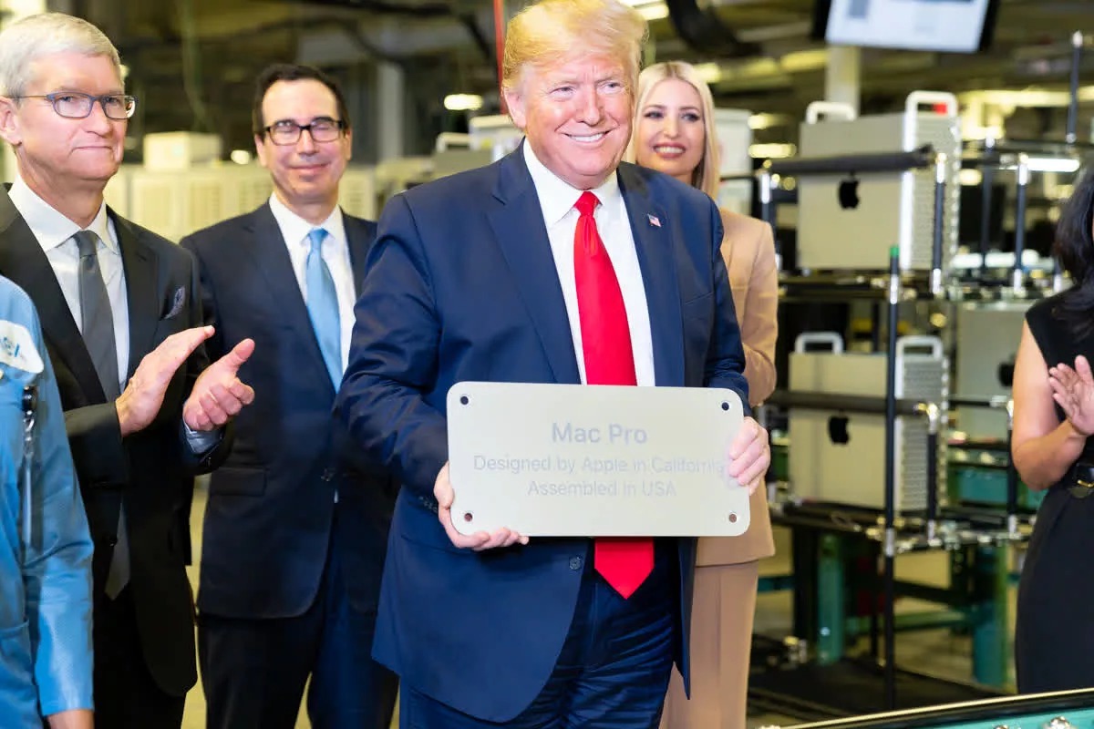 Trump cảnh báo CEO Apple Tim Cook: “Đừng mở rộng lắp ráp iPhone tại Ấn Độ”