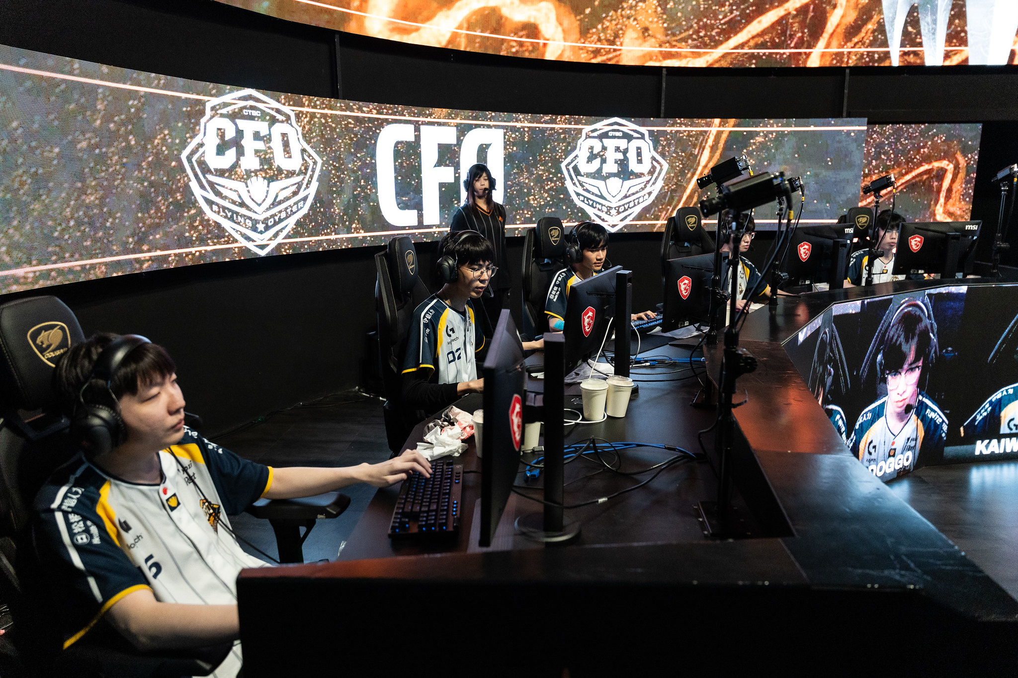 Tổng Kết LCP 2025 Giai Đoạn Giữa Mùa: CFO Tiếp Tục Thống Trị Vòng Loại