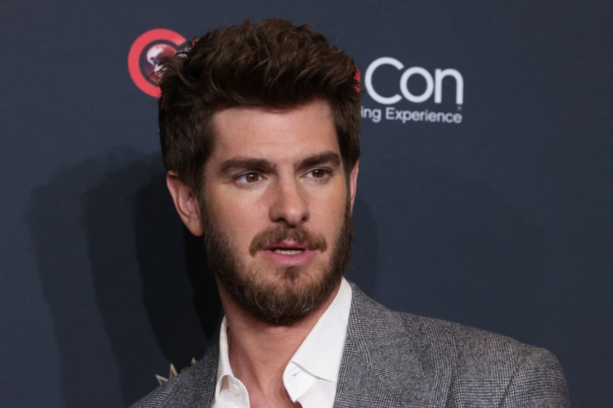 Andrew Garfield, Monica Barbaro và Yura Borisov Được Đề Cử Tham Gia Phim Artificial