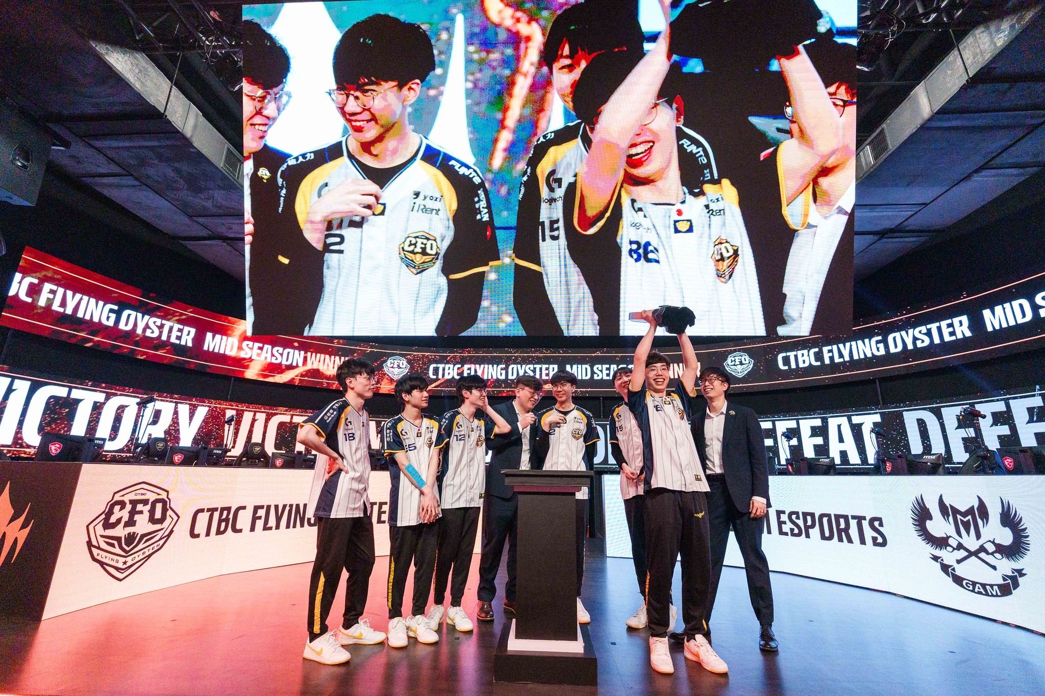 LCP 2025: Nhìn Lại Hành Trình Bước Lên Đỉnh Vinh Quang Của "Phi Đội Hàu Bay" CFO