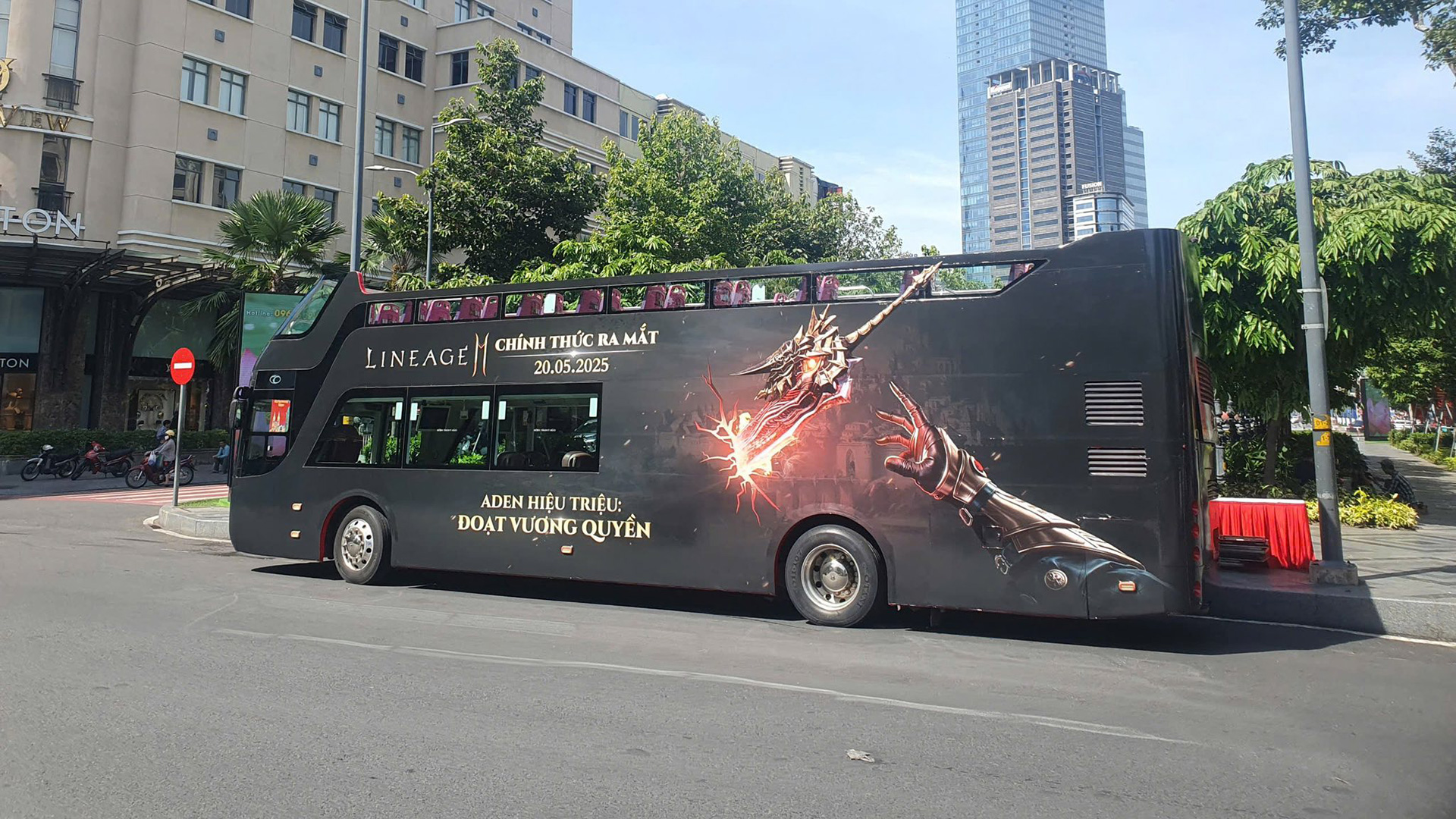 Game Thủ Bất Ngờ Với Hình Ảnh Lineage2M Xuất Hiện Hoành Tráng Ngoài Đời