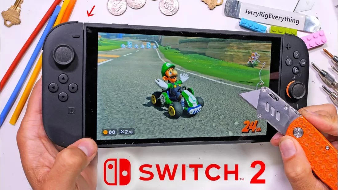 Nintendo Switch 2 "sống sót" sau hơn 50 cú đập búa trong bài kiểm tra độ bền khắc nghiệt