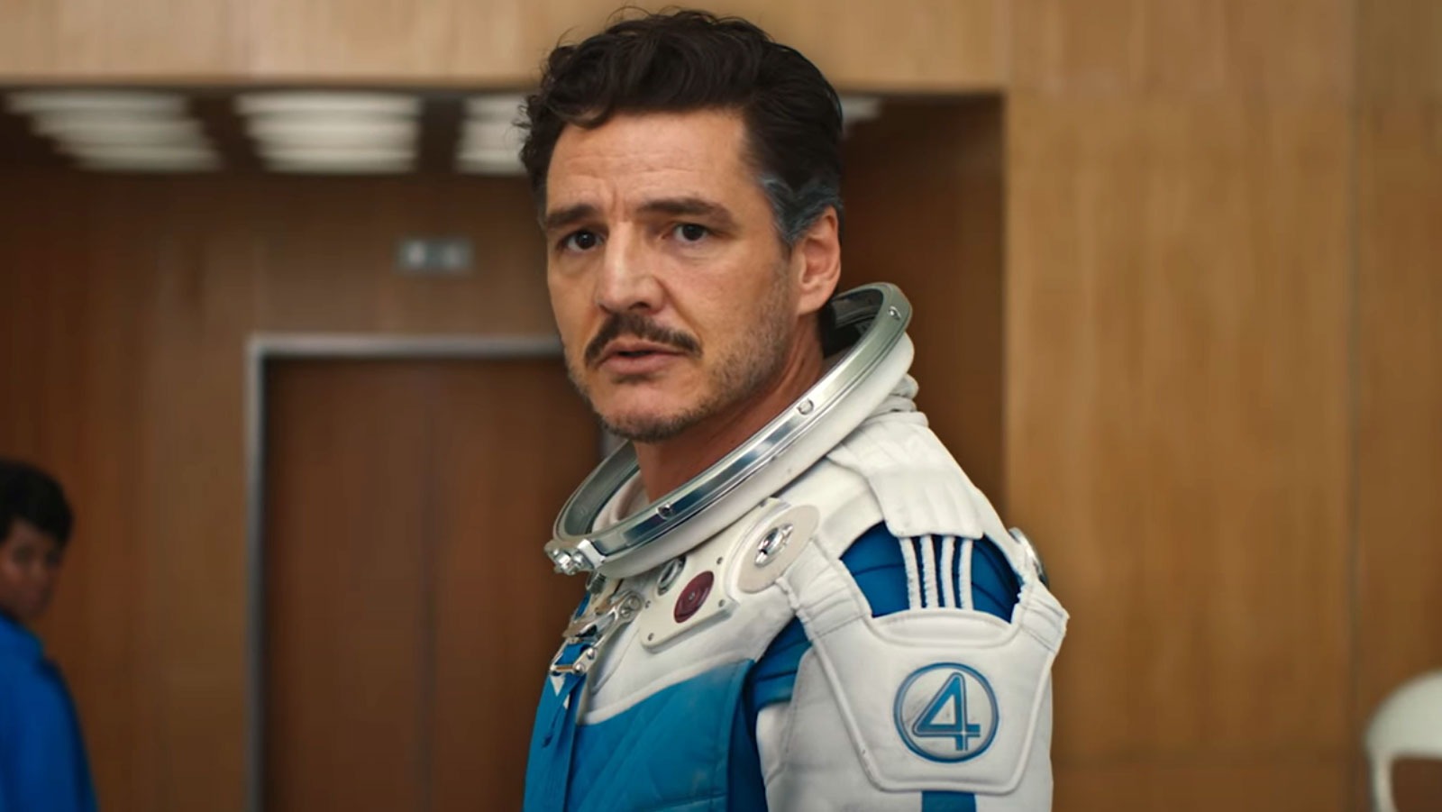Pedro Pascal Chia Sẻ Về Cách Mà Robert Downey Jr. Giúp Anh Vượt Qua Những Chỉ Trích