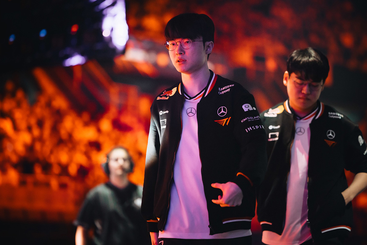 LMHT: Chỉ vài giây nhưng hình ảnh của Faker lại khiến nhiều người không khỏi bồi hồi