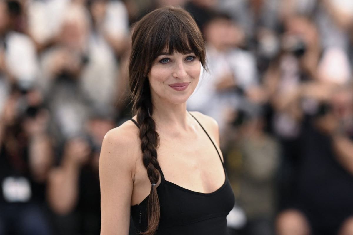 Sao Nữ Dakota Johnson Tuyên Bố: “Tôi Muốn Đóng Vai Kẻ Tâm Thần”