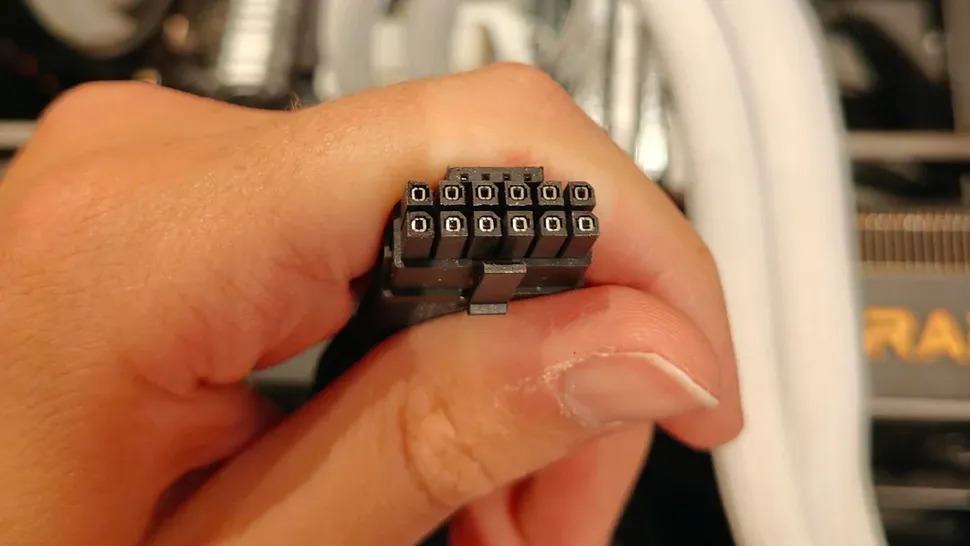 Radeon RX 9070 XT trở thành card AMD đầu tiên ghi nhận sự cố chảy đầu nối 16-pin