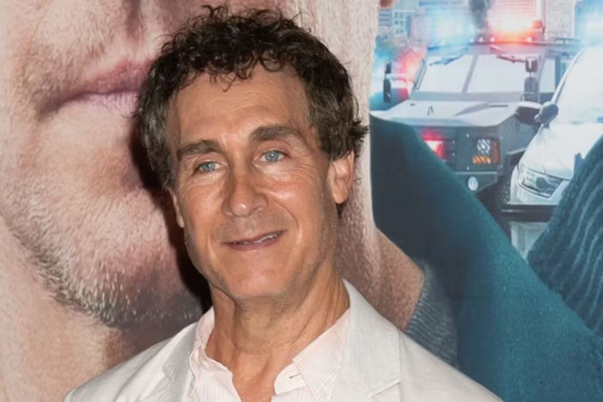 Doug Liman Hé Lộ James Cameron Đã Truyền Cảm Hứng Cho Bom Tấn XR Asteroid