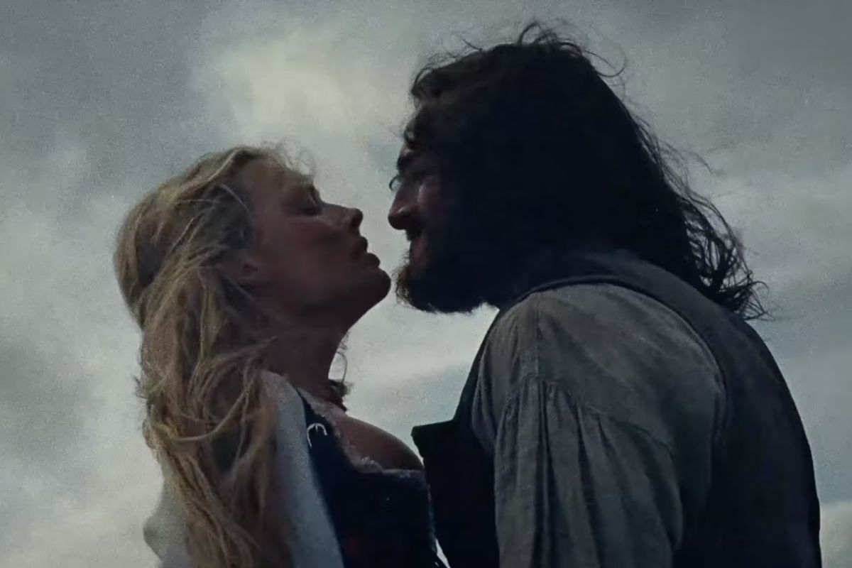Wuthering Heights: Trailer Mới Tiết Lộ Chuyện Tình Nóng Bỏng Giữa Margot Robbie và Jacob Elordi