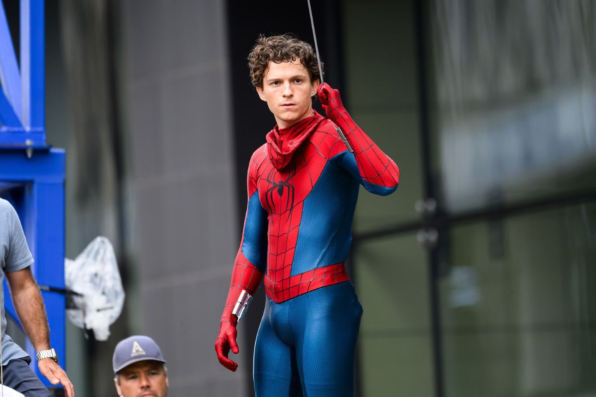 Sao Nam Tom Holland bị Chấn Thương Trên Trường Quay Spider-Man: Brand New Day