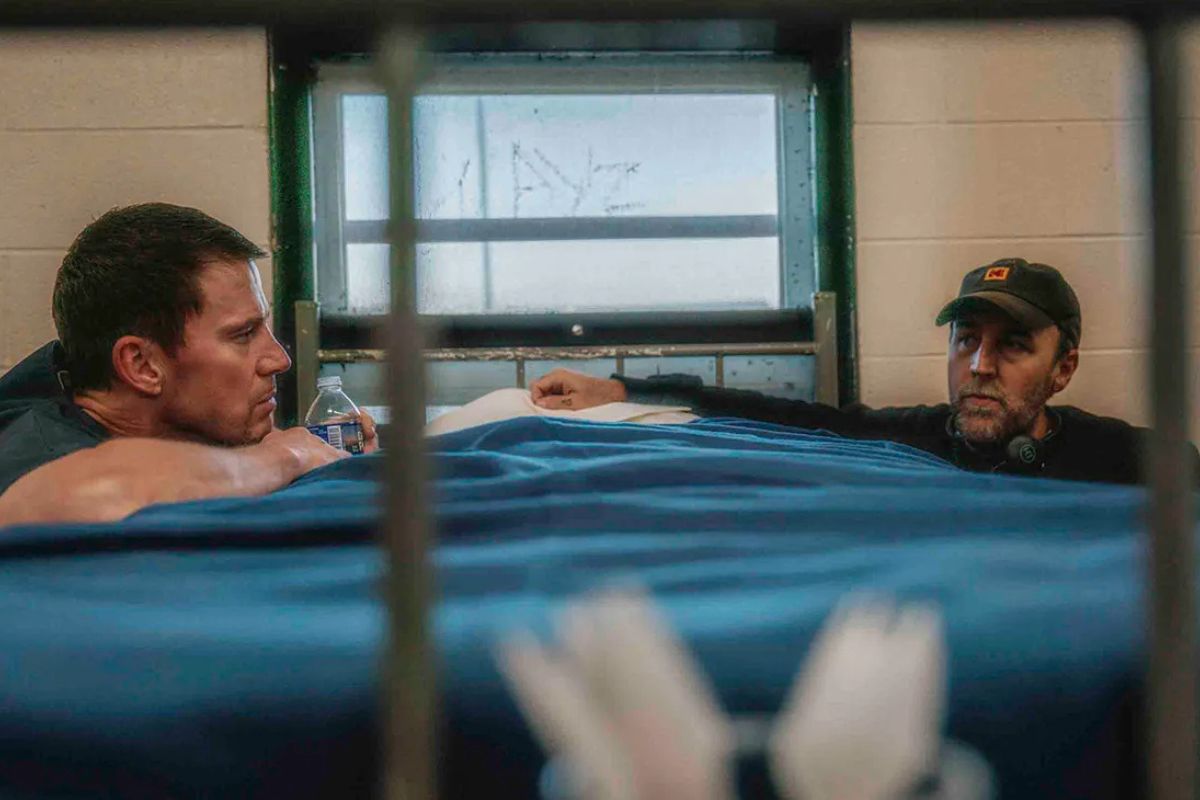 Đạo Diễn Roofman Tiết Lộ Những Câu Chuyện Thật Quá Điên Rồ Để Thành Phim