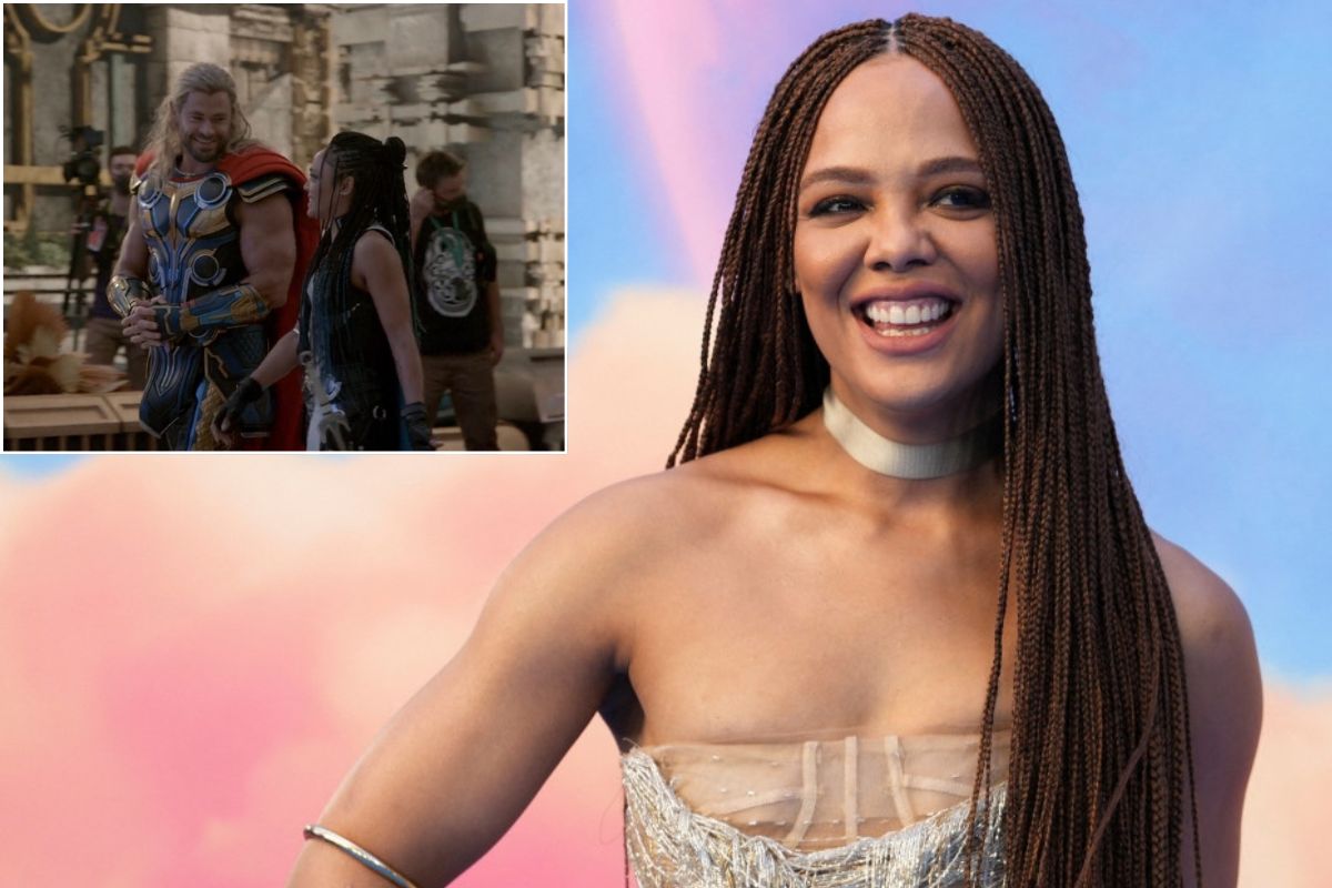 Thầm Sấm Chris Hemsworth Bị Bạn Diễn Tessa Thompson Trêu Là Em Bé Cơ Bắp