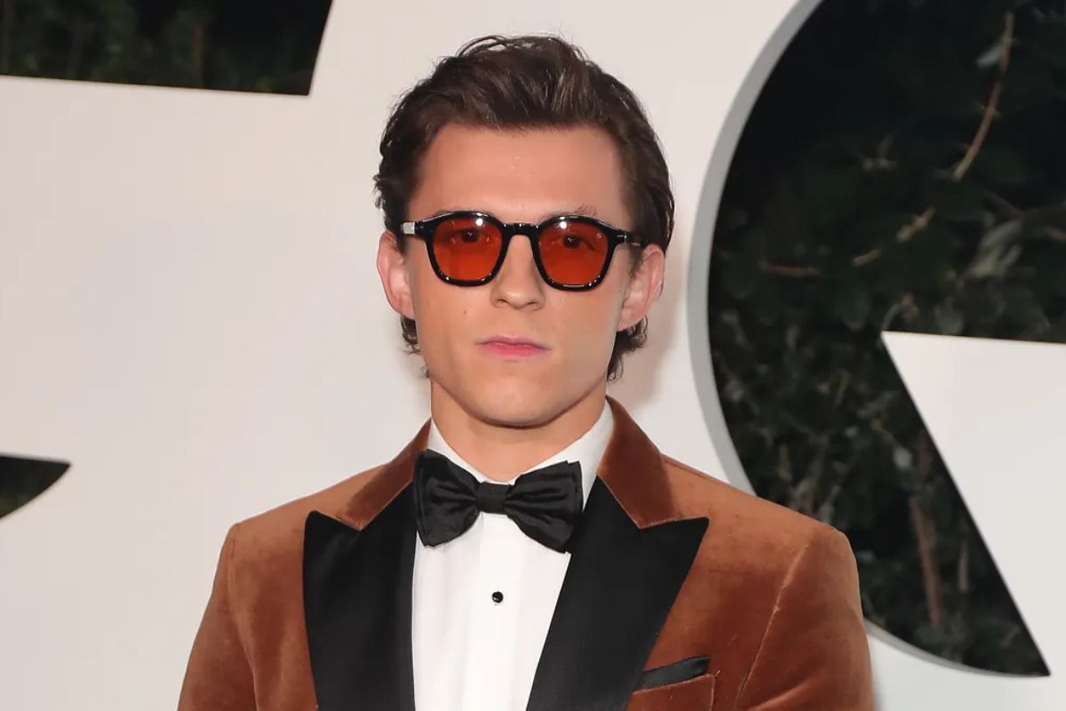 Tom Holland Không Thể Tham Gia Vai James Bond Vì Hợp Đồng Spider-Man
