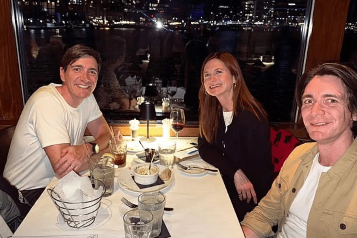 Dàn Sao Harry Potter Tái Ngộ Trong Bữa Tối Gia Đình Weasley