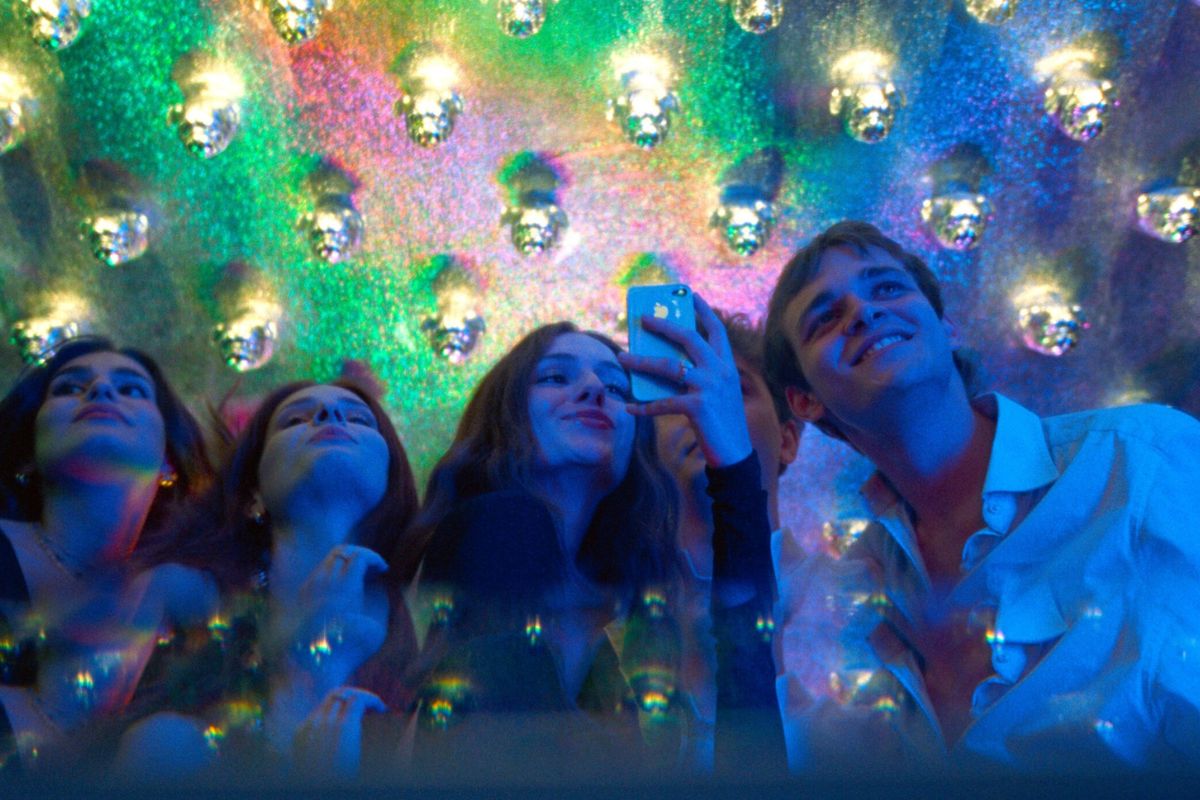 REVIEW PHIM: Diciannove - Khi tuổi 19 vừa dang tay chạm thế giới, vừa loay hoay tìm chính mình