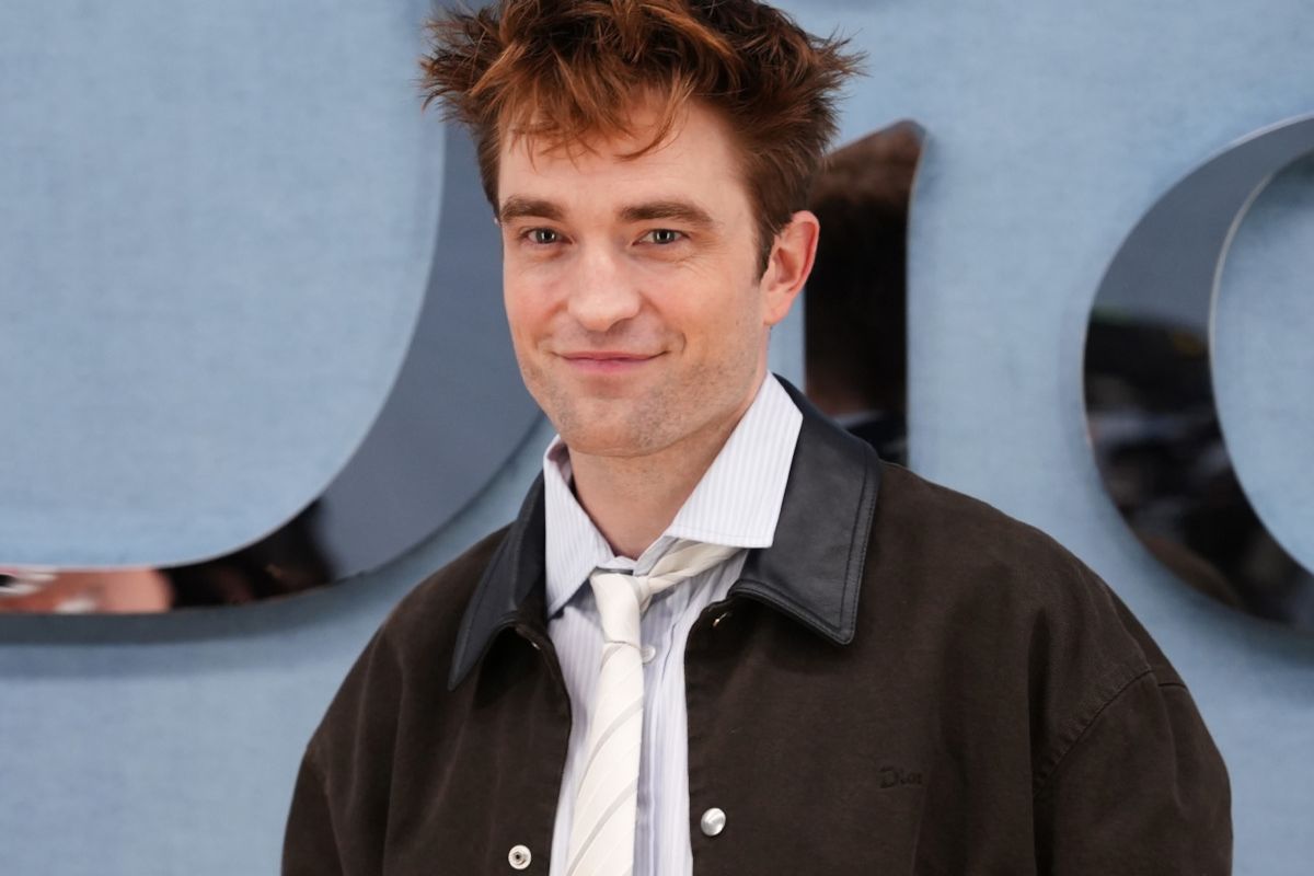 Sao Nam Robert Pattinson Đăng Ký Bảy Bài Hát Solo Mới