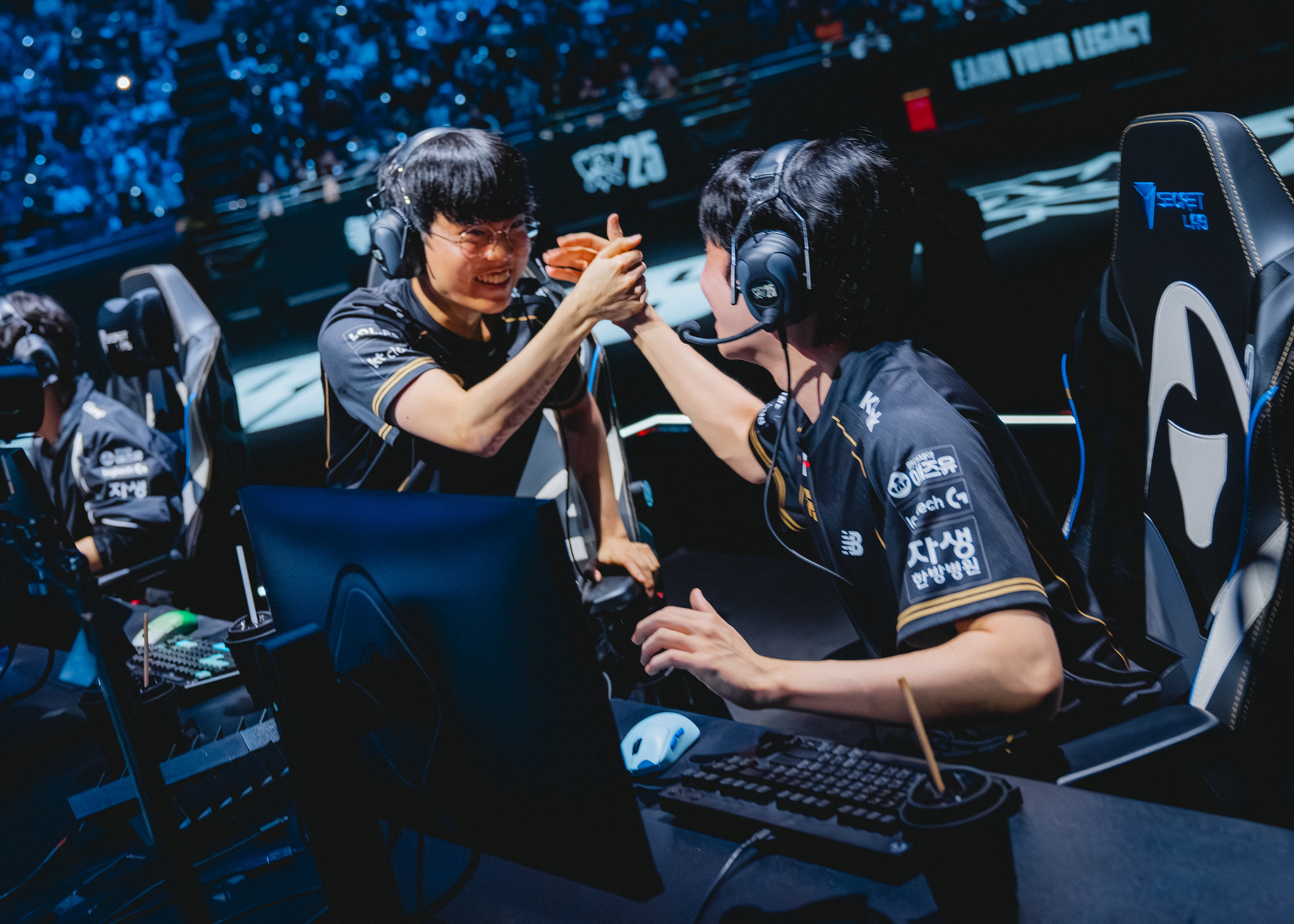 CKTG 2025: KT Rolster Viết Nên Hành Trình Kỳ Diệu, Đánh Bại GEN.G Ở Bán Kết