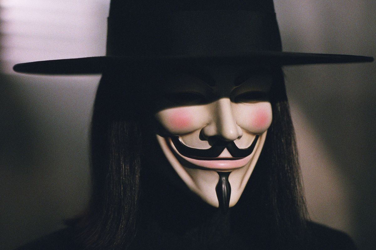 V For Vendetta Được Chuyển Thể Thành Series Truyền Hình: HBO Kết Hợp Với DC Studios