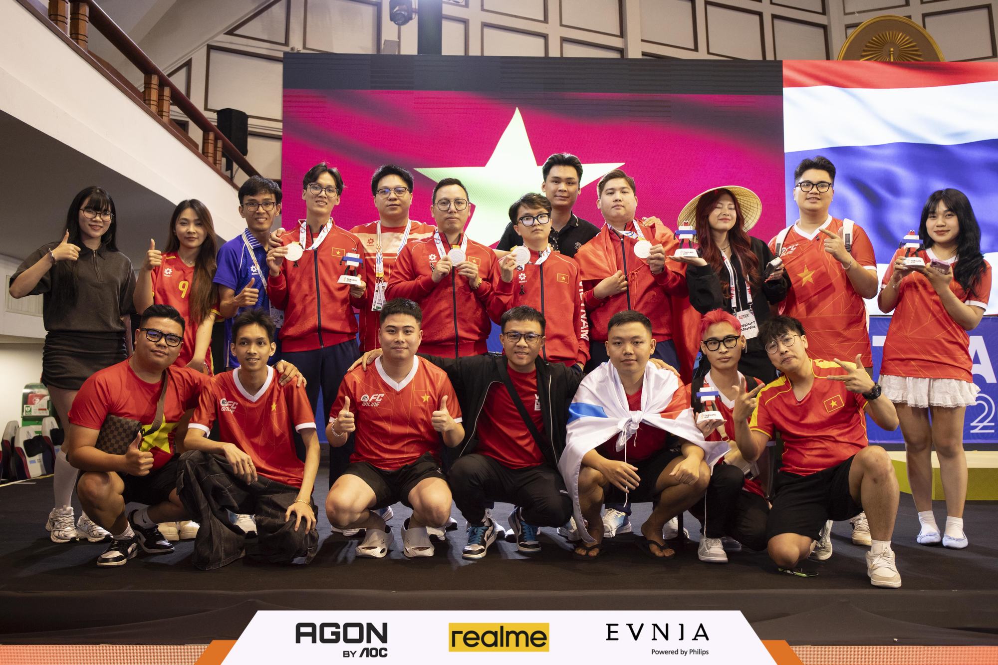 SEA Games 33: Bầu Không Khí Bùng Nổ Trong Ngày Thi Đấu MLBB Nữ Và FC Online