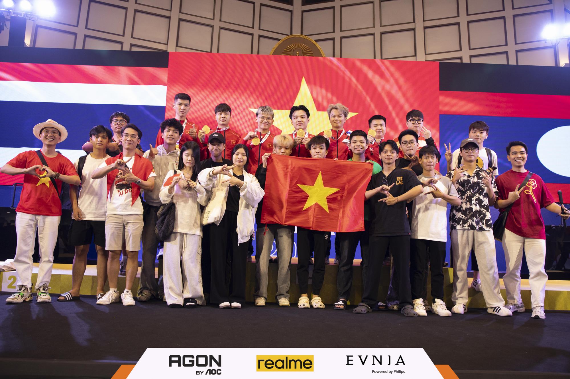 SEA Games 33: Hàng Trăm Khán Giả Đến Theo Dõi Đại Chiến Liên Quân Mobile Việt Thái