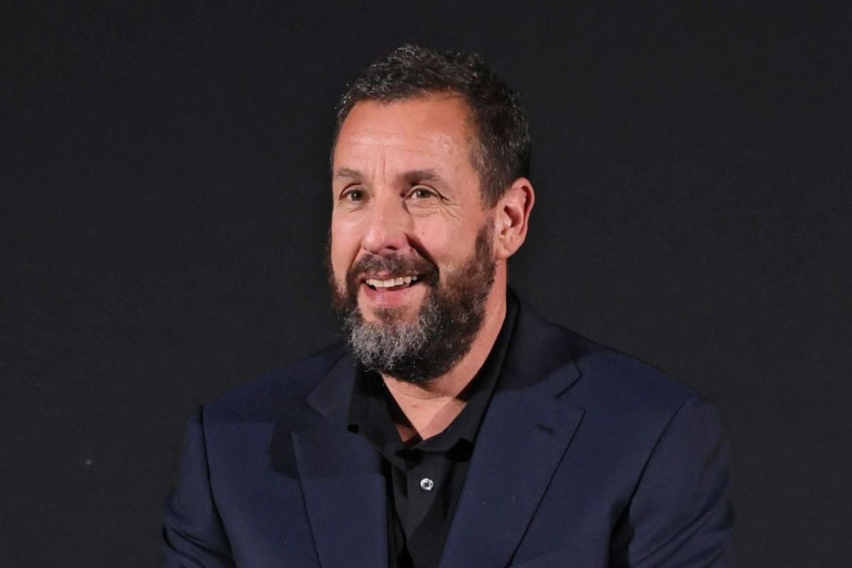 Adam Sandler Khiến Khán Giả Cười Ngất Khi Hứa Làm Thêm 50 Phim Và Nửa Trong Số Đó Sẽ Hay.