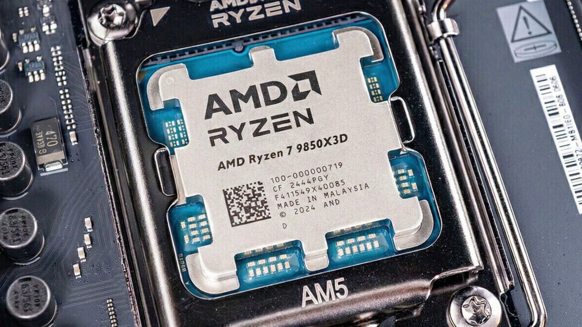 AMD công bố Ryzen 7 9850X3D giá 499 USD, đã có thể mua trước ngày ra mắt