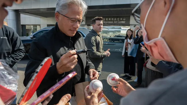 Nvidia và Tình Hình Nhập Khẩu Chip H200 vào Trung Quốc: Cập Nhật từ CEO Jensen Huang