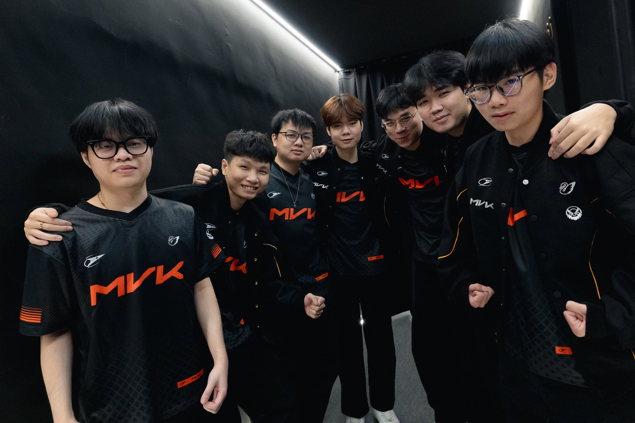 LMHT: MKV Esports Gây Bất Ngờ Khi Chia Tay Hàng Loạt Tuyển Thủ, Đánh Dấu Đại Cải Tổ