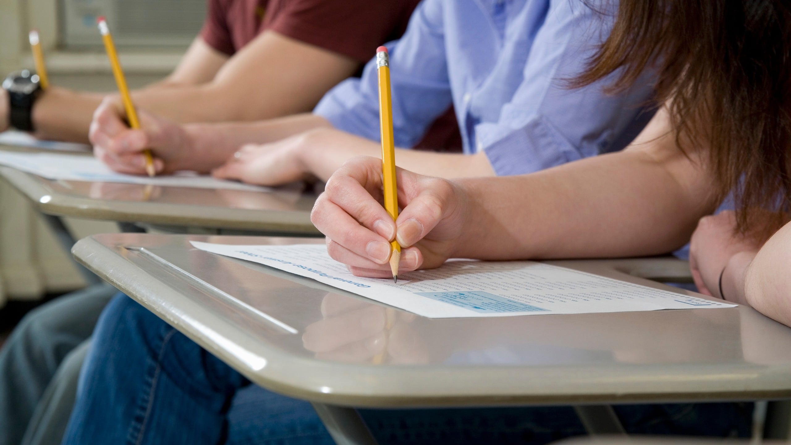 Kính AI cho thuê nở rộ tại Trung Quốc, trở thành “phao cứu sinh” mới trong phòng thi