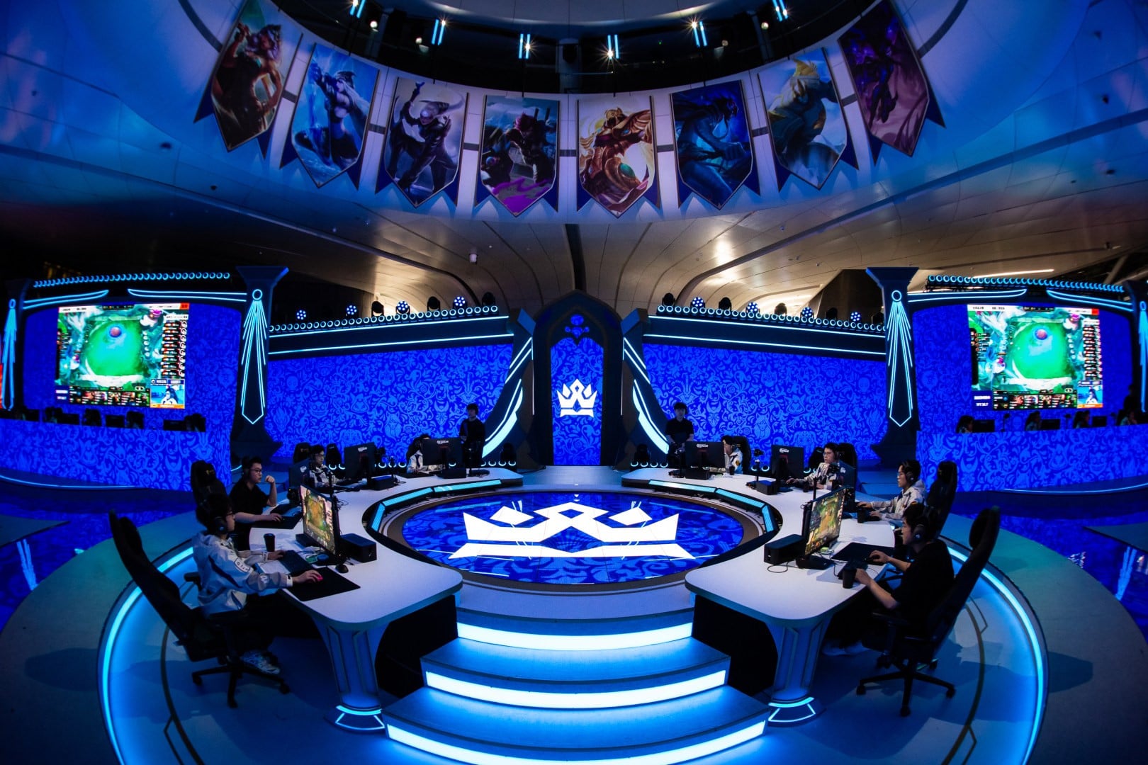 Sự Phát Triển Của Đấu Trường Chân Lý:  Từ Hàn Quốc, Trung Quốc Tới Việt Nam