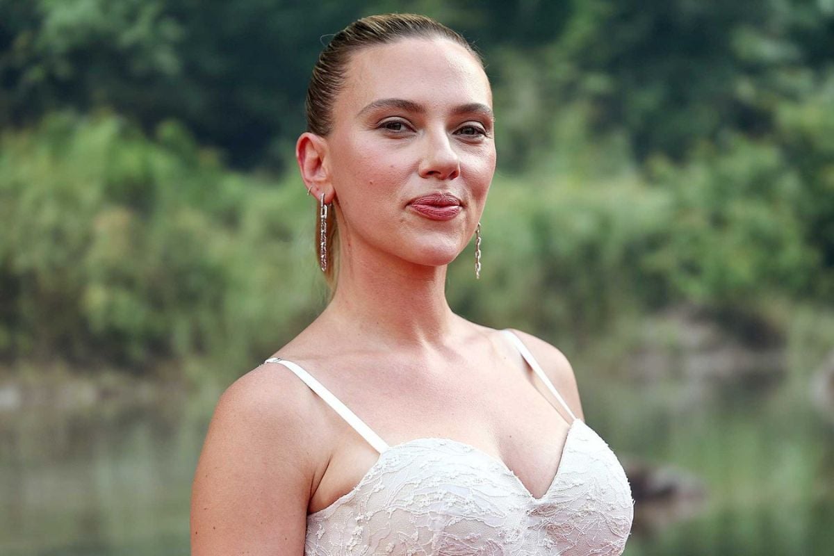 Sao Nữ Scarlett Johansson Chia Sẻ Về Giai Đoạn Về Khó Khăn Đầu Những Năm 2000