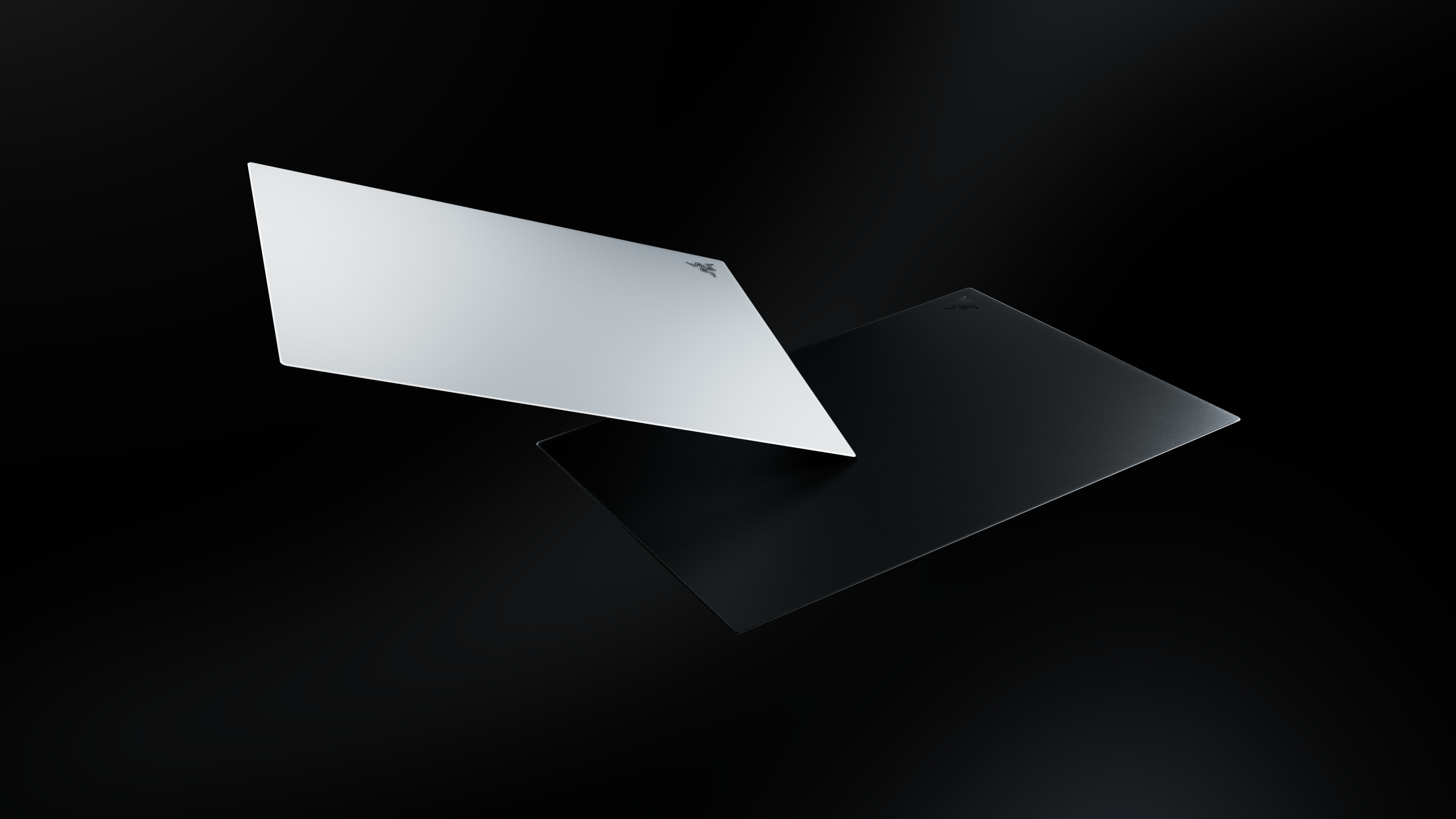 Ra Mắt Razer  Atlas Pro, Lót Chuột Gaming Bằng Kính Mỏng Nhất Thế Giới