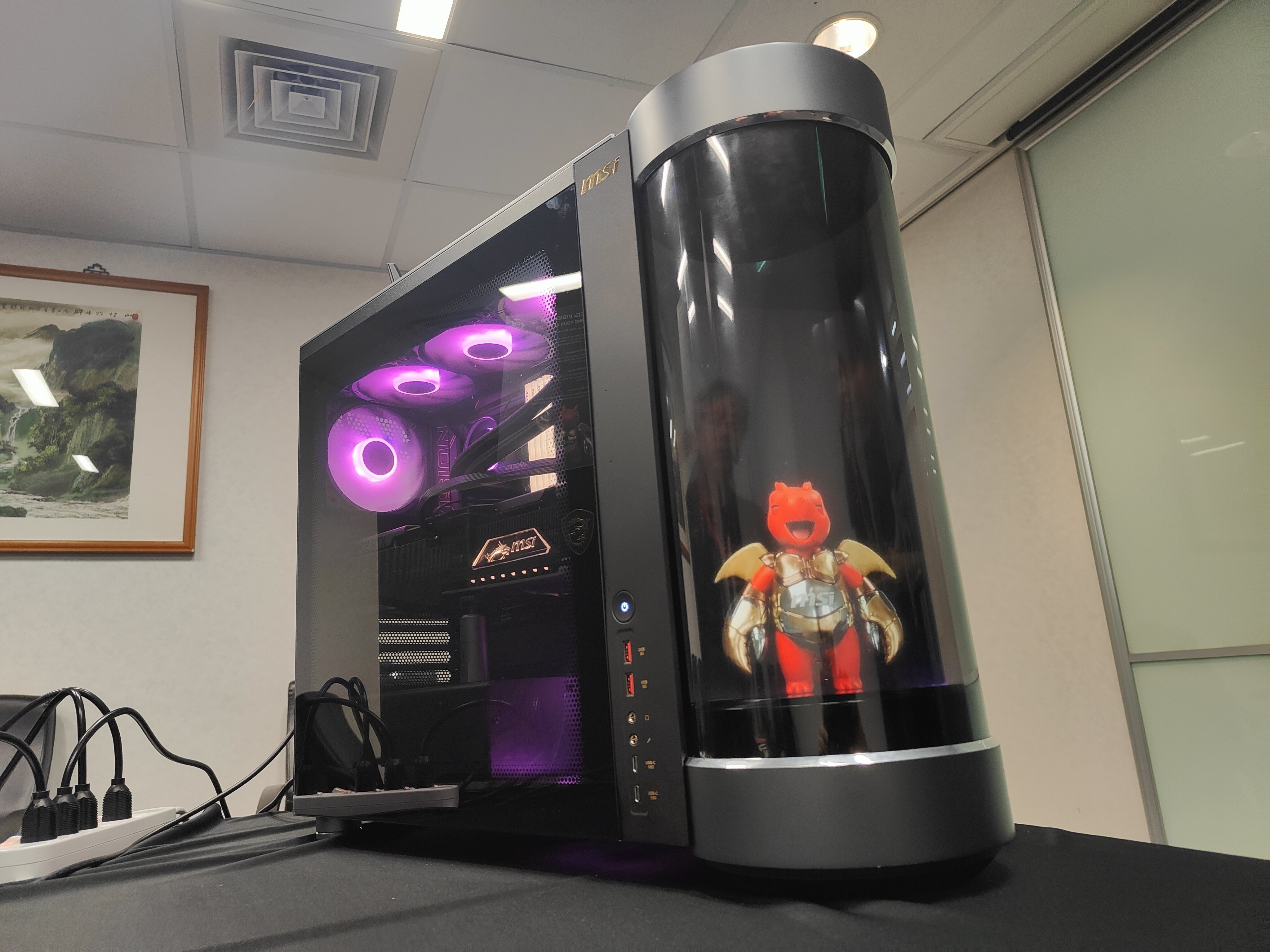 MSI ra mắt MEG Vision X2 AI+, PC gaming đầu tiên tích hợp AI Holostage và trợ lý ảo LuckyClaw