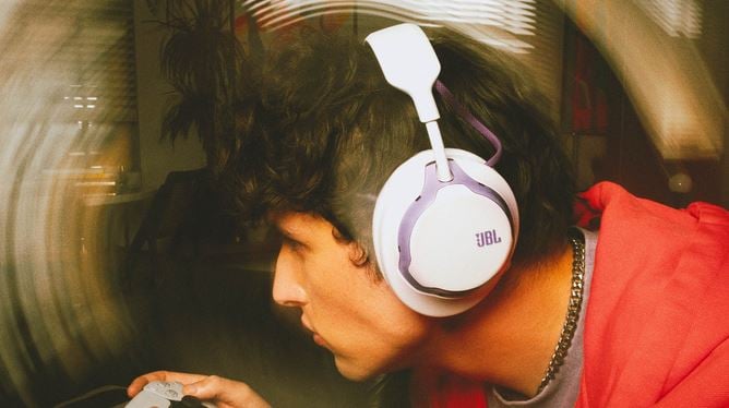 JBL QUANTUM SERIES: TÁI ĐỊNH NGHĨA TAI NGHE GAMING THẾ HỆ MỚI VỚI NHIỀU NÂNG CẤP VƯỢT TRỘI