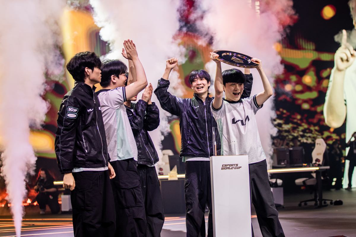 Dplus KIA Đánh Bại Đội Tuyển Pháp Karmine Corp Và Giành Ngôi Vô Địch Bộ Môn LMHT Tại Esports World Cup 2026